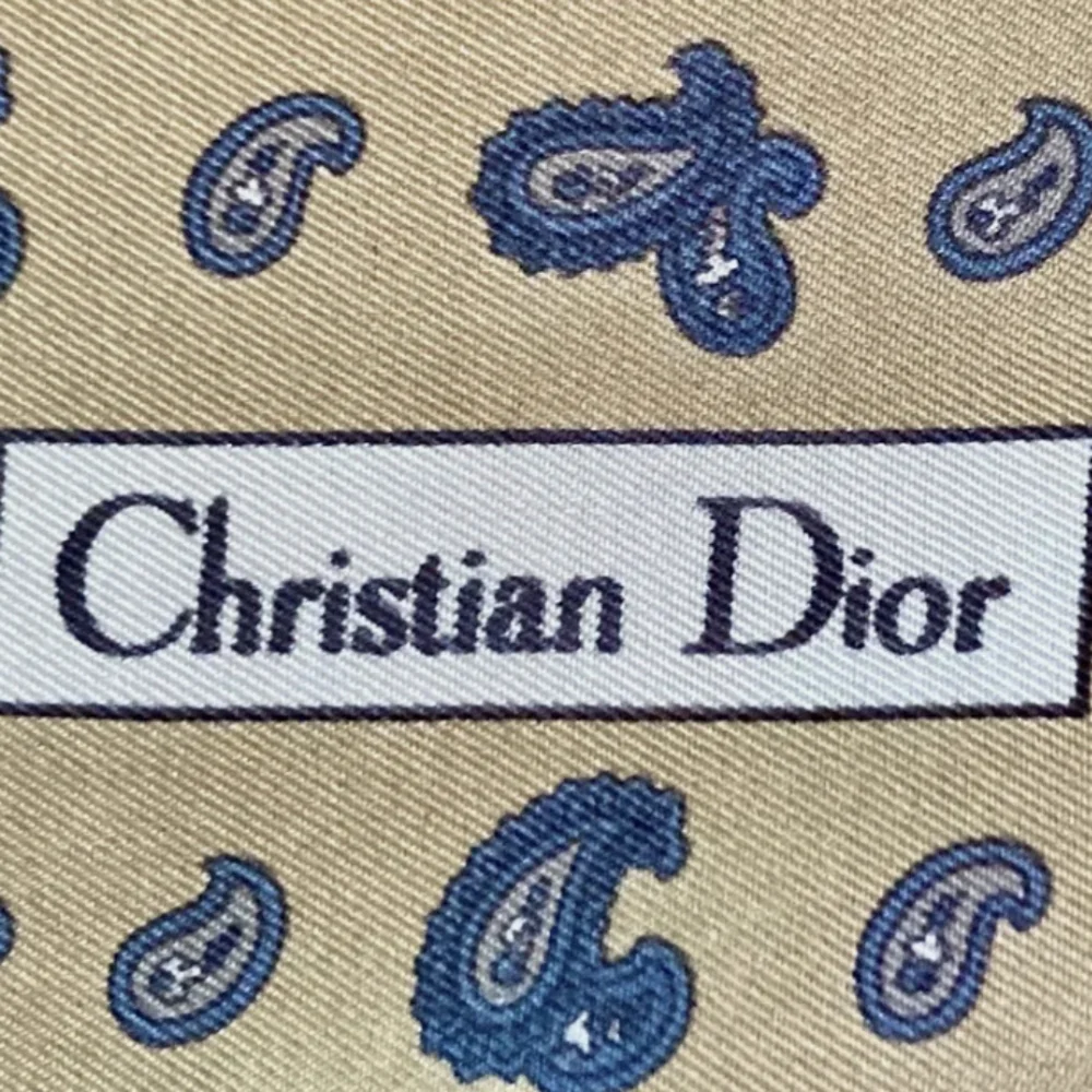 Christian Dior 🌸 Vintage Silk Blue and Ivory Silk Scarf
